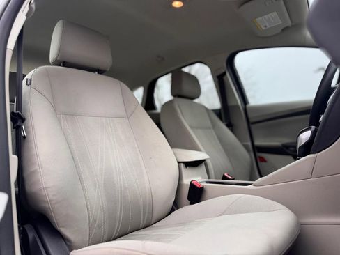 Used 2015 Ford Focus SE FWD image 24