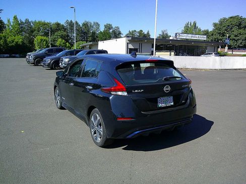 Used 2018 Nissan Leaf SL w/ SL Technology Package FWD image 3