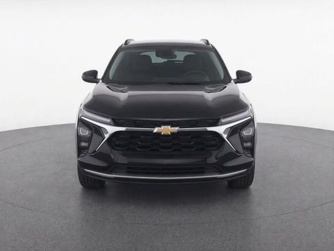 Used 2025 Chevrolet Trax LT FWD image 5