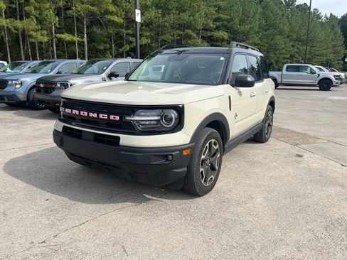 Used 2024 Ford Bronco Sport Outer Banks w/ Tech Package AWD/4WD image 3