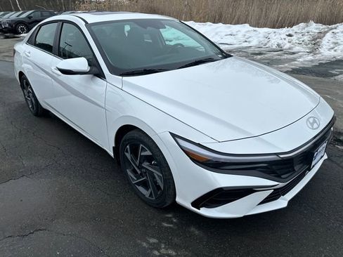 New 2026 Hyundai Elantra Limited FWD image 7