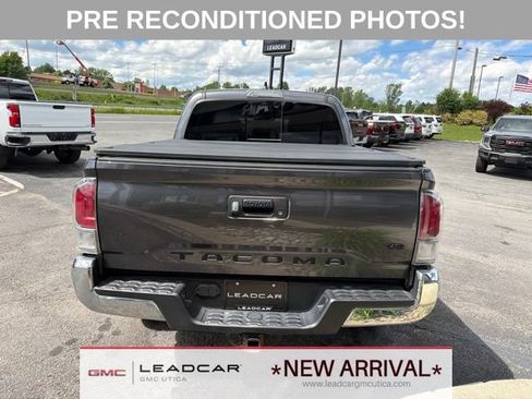 Used 2023 Toyota Tacoma TRD Off-Road w/ Black Out Package (TMS) AWD/4WD image 4