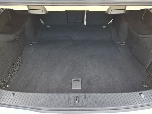 Used 2014 Mercedes-Benz E 350 Sedan image 29