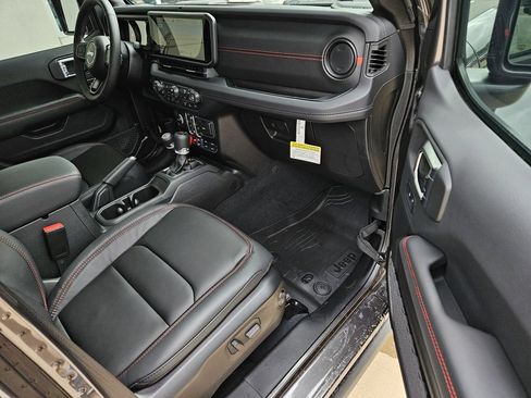 New 2026 Jeep Gladiator Rubicon AWD/4WD image 6