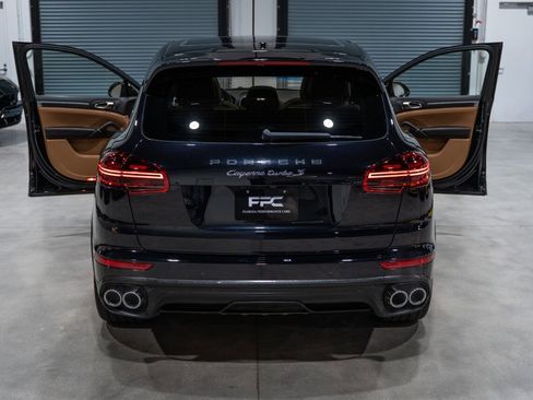 Used 2016 Porsche Cayenne Turbo S w/ Premium Package Plus image 41