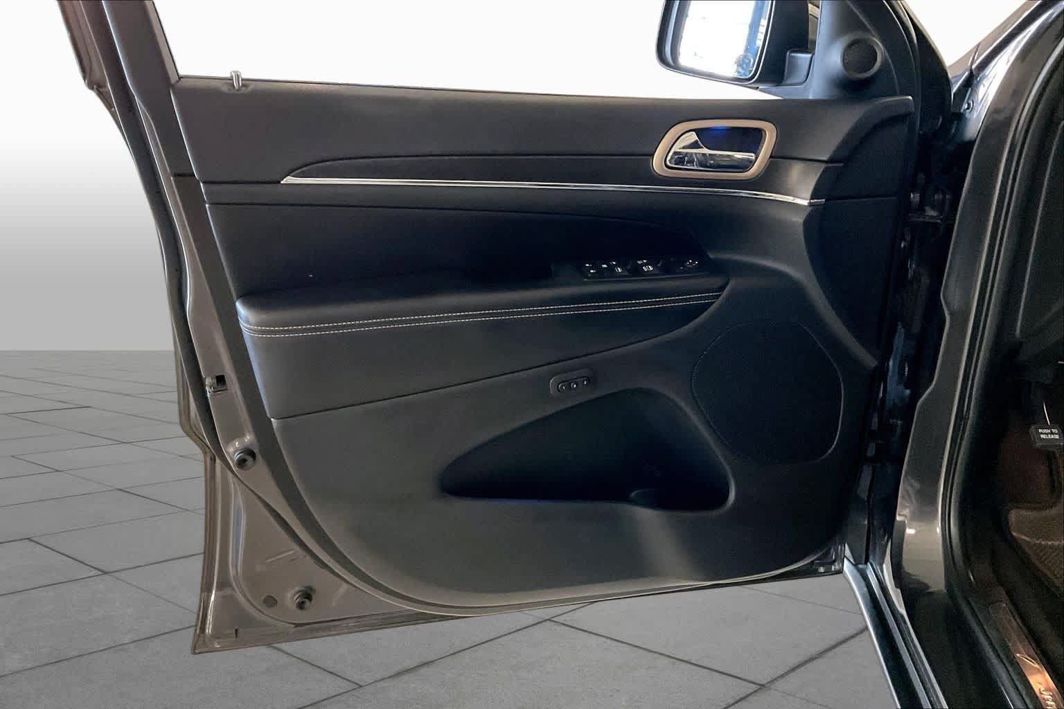 Used 2017 Jeep Grand Cherokee Limited RWD image 20