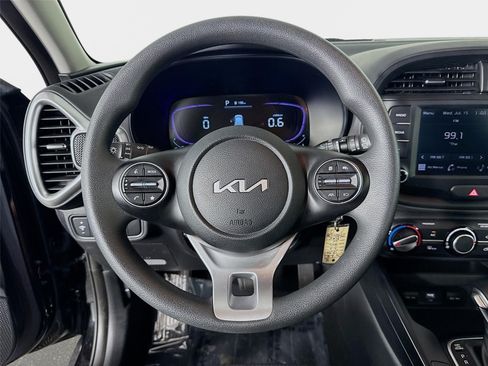 Certified 2025 Kia Soul LX w/ LX Technology Package FWD image 12