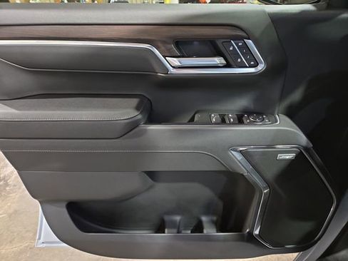 New 2026 GMC Sierra 1500 SLT image 17