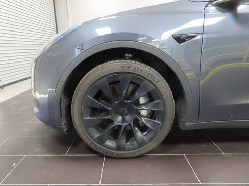 Used 2023 Tesla Model Y Long Range image 15