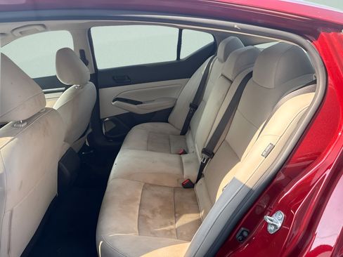 Used 2023 Nissan Altima 2.5 SV AWD/4WD image 7
