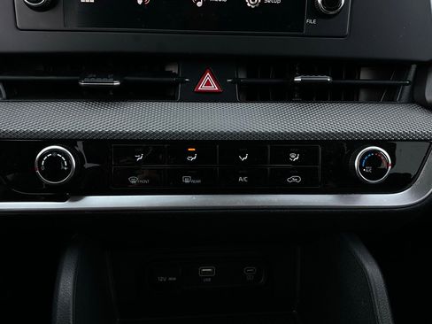Used 2025 Kia Sportage LX image 25
