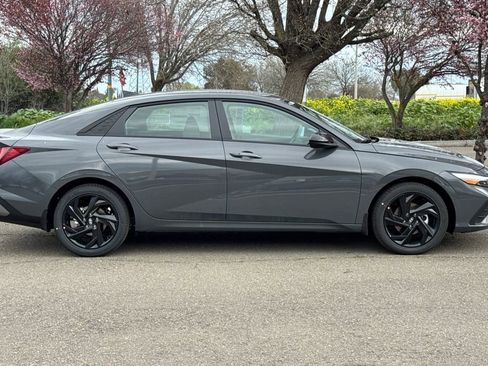 New 2026 Hyundai Elantra Sport image 3