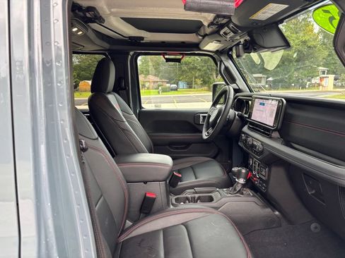 Used 2025 Jeep Gladiator Rubicon AWD/4WD image 22