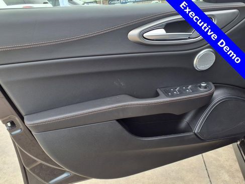 New 2025 Alfa Romeo Giulia Intensa w/ Driving Assist Package image 17