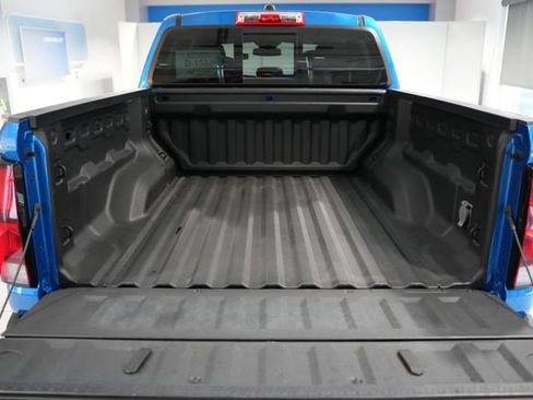 Used 2024 Chevrolet Colorado Z71 w/ Z71 Convenience Package 2 image 9