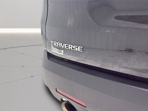 Used 2021 Chevrolet Traverse LS image 29