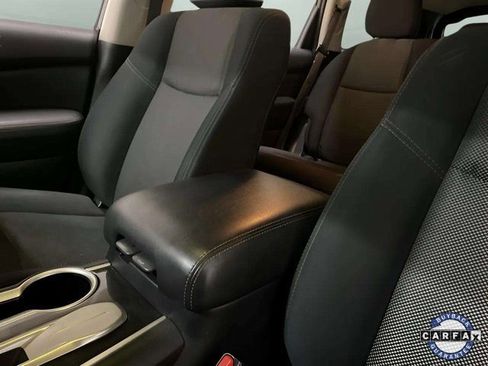 Used 2019 Nissan Pathfinder SV image 62