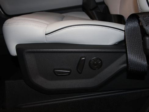 New 2026 Ford Expedition Platinum image 7