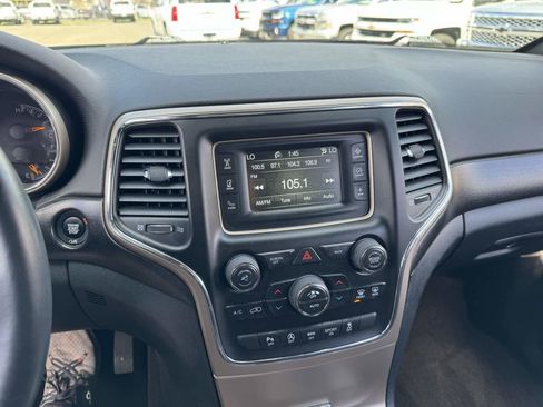 Used 2017 Jeep Grand Cherokee Laredo image 26