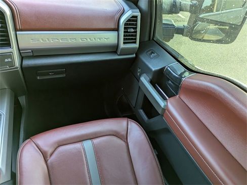 Used 2022 Ford F250 Platinum w/ FX4 Off-Road Package image 17