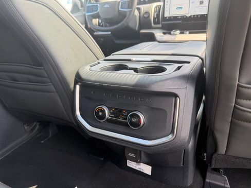 Used 2025 Ford Expedition Max Active AWD/4WD image 42