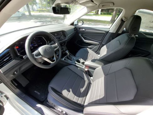Used 2023 Volkswagen Jetta SE FWD image 19