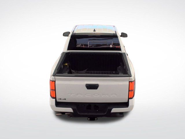 Used 2025 Toyota Tacoma SR5 AWD/4WD image 6
