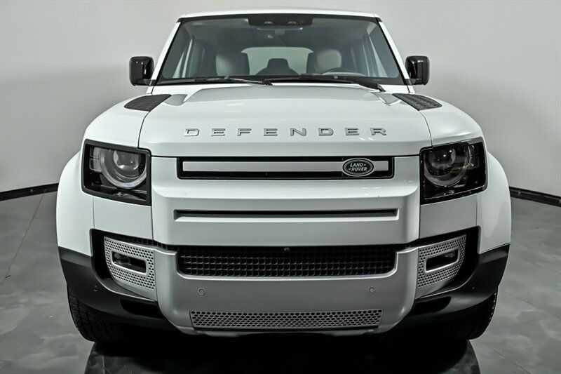 Used 2020 Land Rover Defender 110 HSE AWD/4WD image 4
