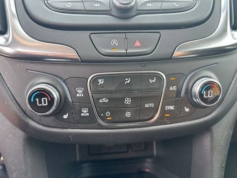 Used 2024 Chevrolet Equinox LT FWD image 39