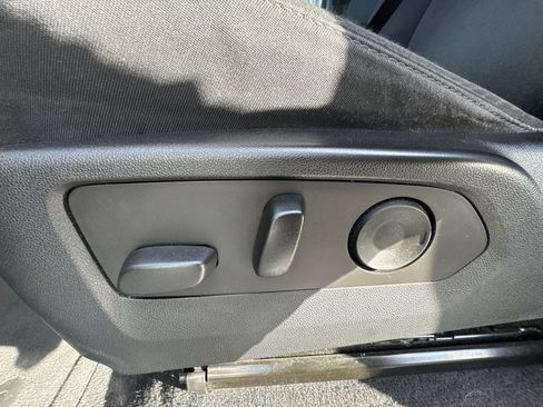 Used 2023 Chevrolet Colorado Trail Boss w/ Technology Package image 12