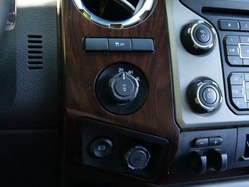Used 2016 Ford F250 Lariat w/ Chrome Package AWD/4WD image 16