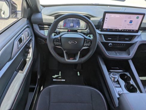 Used 2025 Ford Explorer ST AWD/4WD image 18