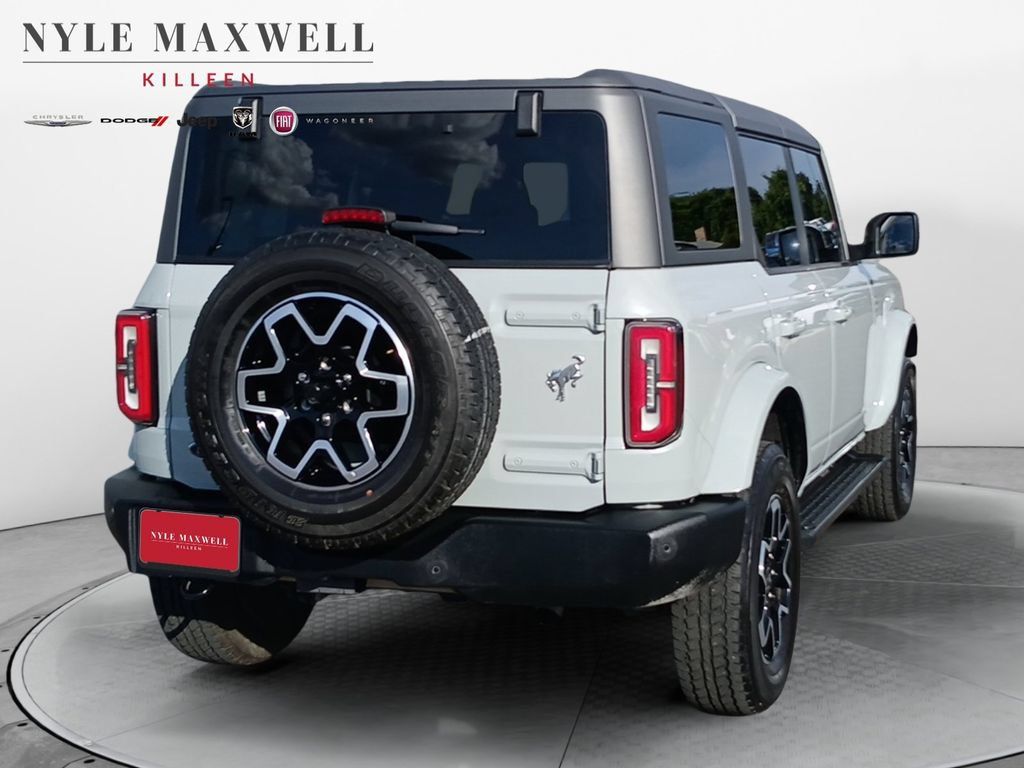 Used 2024 Ford Bronco Outer Banks AWD/4WD image 16