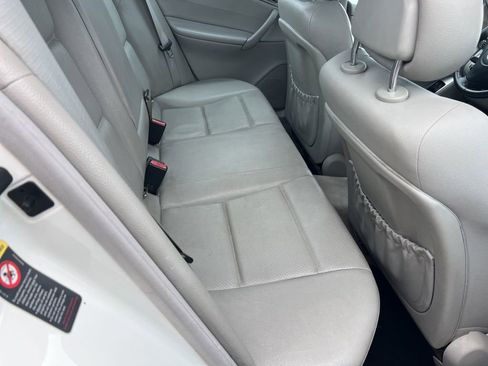 Used 2005 Mercedes-Benz C 230 Sedan image 22