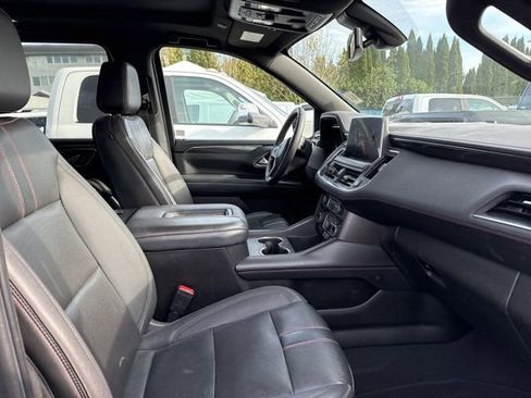 Used 2022 Chevrolet Suburban RST w/ Luxury Package image 17