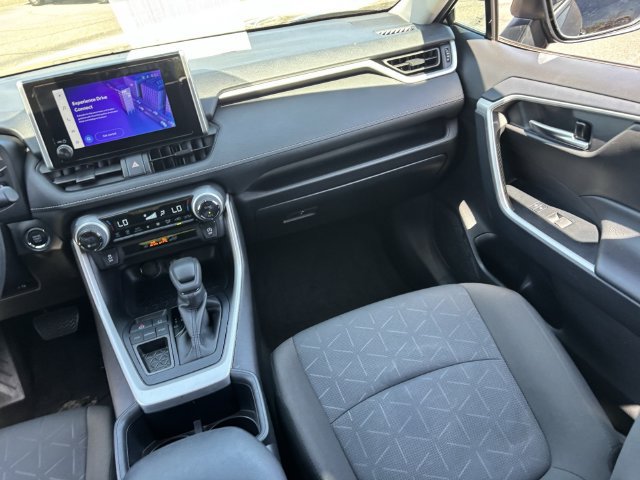Used 2025 Toyota RAV4 XLE FWD image 16
