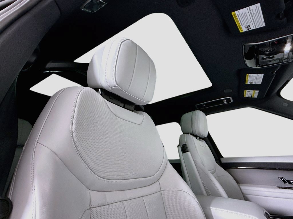 New 2026 Land Rover Range Rover Sport SE AWD/4WD image 19