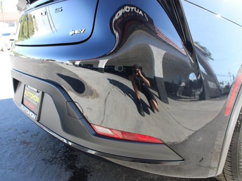 Used 2025 Toyota Prius LE FWD image 36