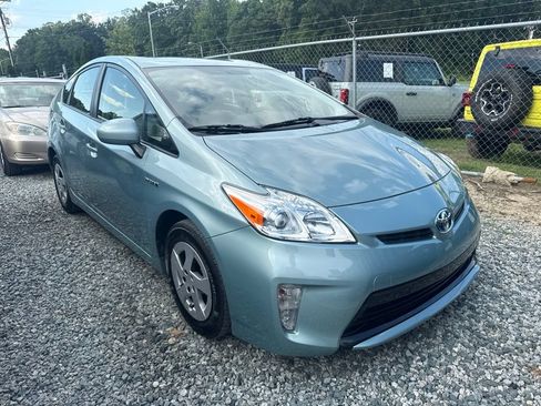 Used 2013 Toyota Prius Three FWD image 2