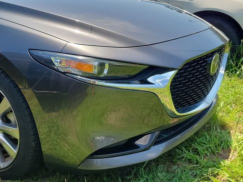 Used 2019 MAZDA MAZDA3 AWD Sedan w/ Preferred Package image 8