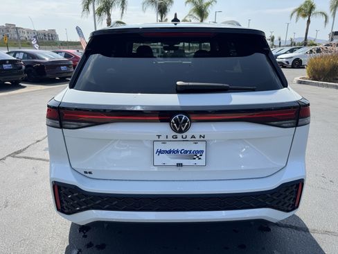 Used 2026 Volkswagen Tiguan SE R-Line FWD image 8