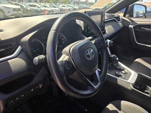 Used 2022 Toyota RAV4 SE w/ Convenience Package AWD/4WD image 13