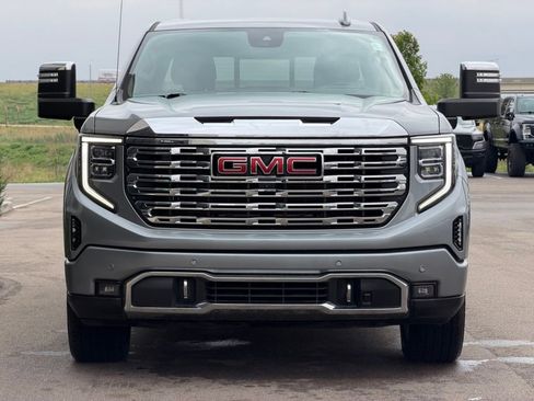 Used 2023 GMC Sierra 1500 Denali w/ Denali Reserve Package AWD/4WD image 6
