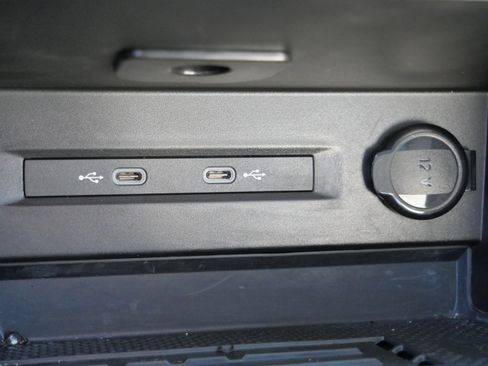 Certified 2025 Volkswagen Taos SEL image 30