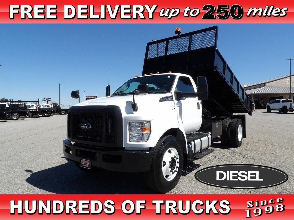 Used 2022 Ford F750 2WD Regular Cab Super Duty image 1