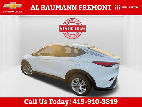 Used 2025 Buick Envista Preferred w/ Convenience I Package image 11