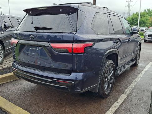 Used 2024 Toyota Sequoia Platinum AWD/4WD image 4