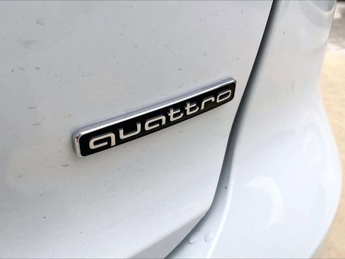 Used 2024 Audi Q4 e-tron Prestige AWD/4WD image 10