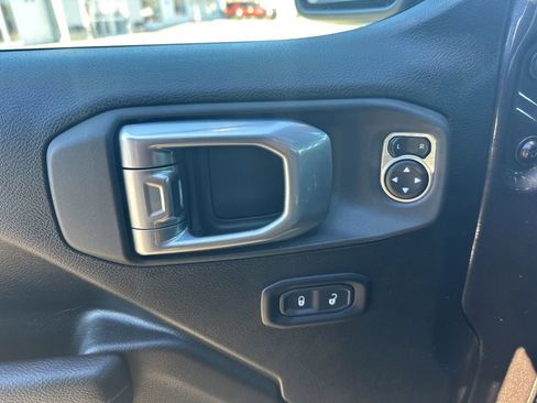 Used 2025 Jeep Wrangler Sport S image 16