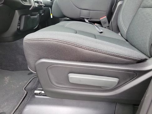 New 2026 RAM 1500 Express AWD/4WD image 13